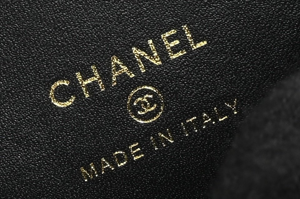 Сумка косметичк кожаная Chanel 23P 17 см фото 8