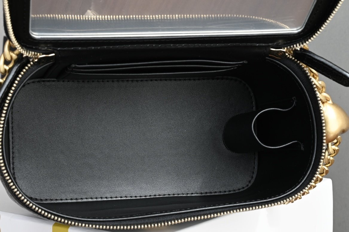 Сумка косметичк кожаная Chanel 23P 17 см фото 9