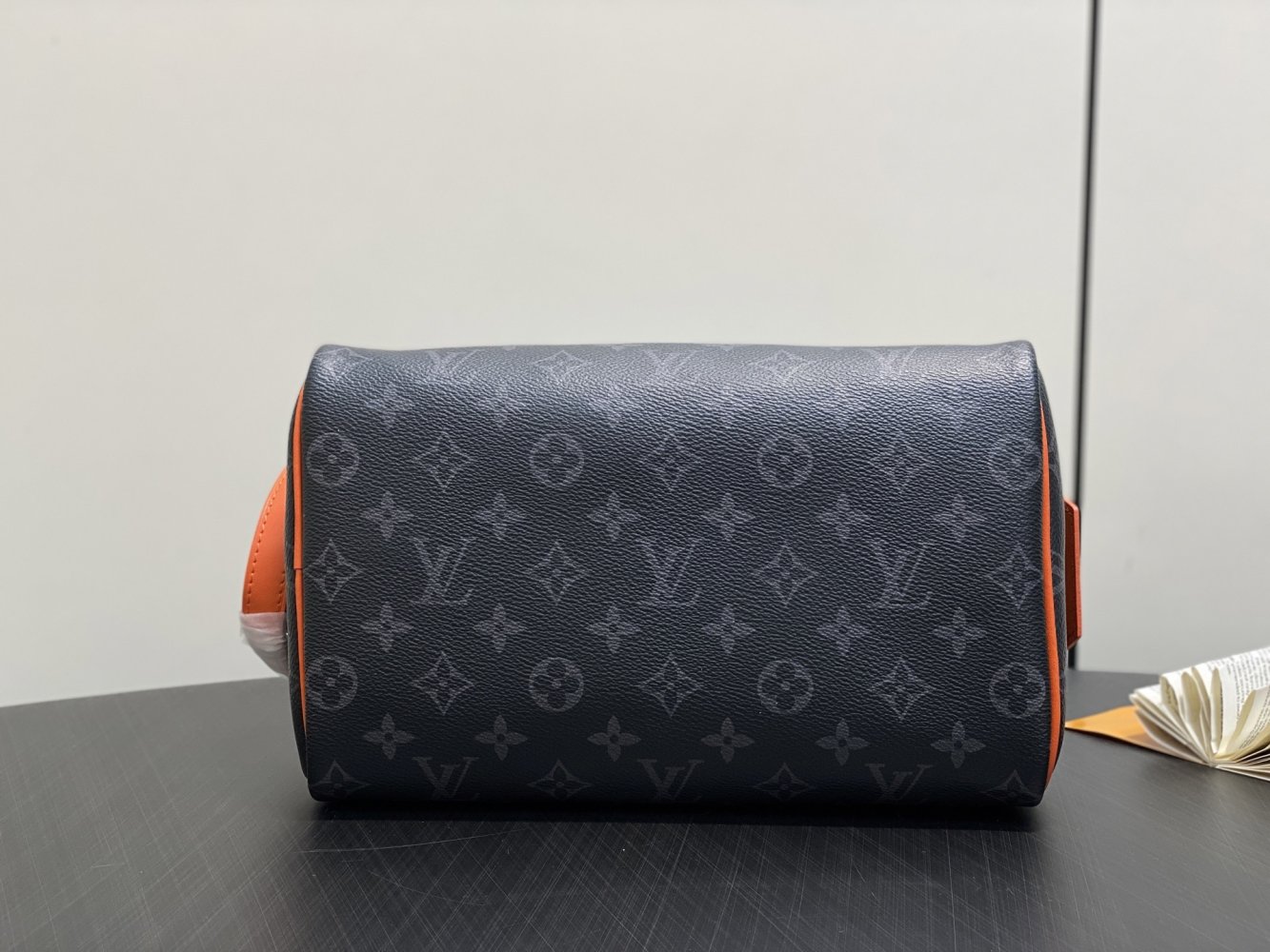 A bag beautician Dopp Kit фото 5