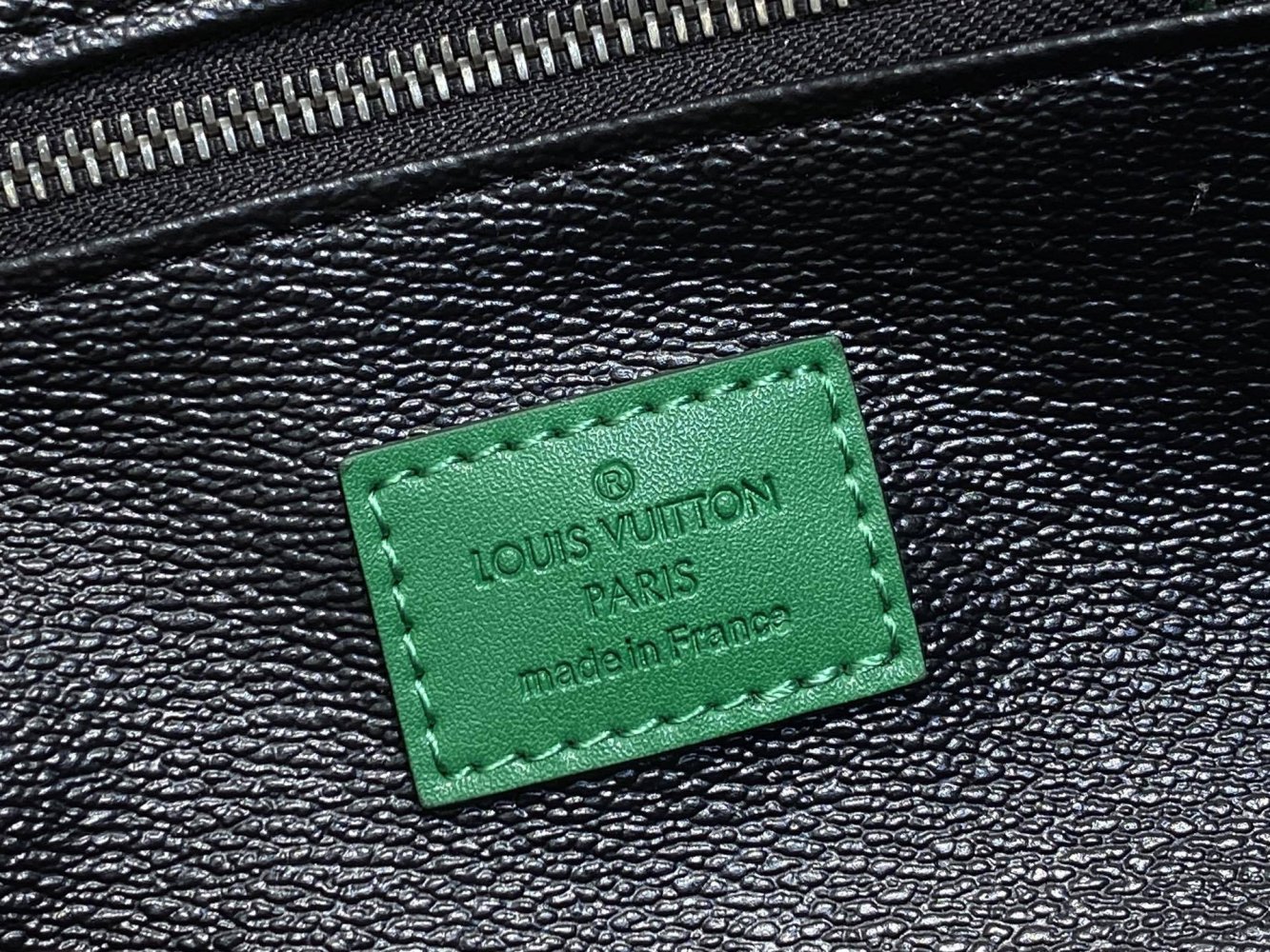 A bag beautician Dopp Kit фото 9