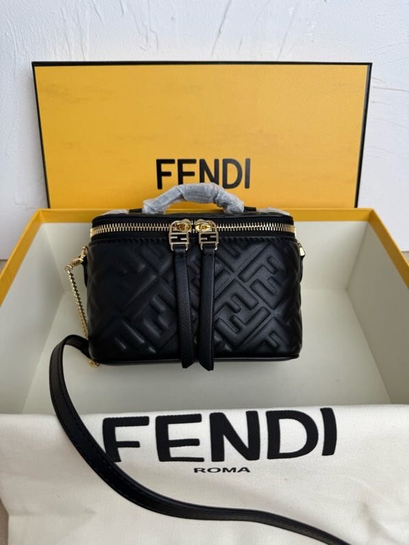 Сумка косметичка FENDI Vanity