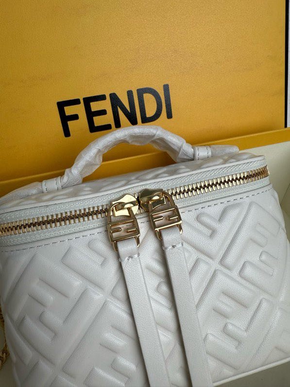 Сумка косметичка FENDI Vanity фото 2