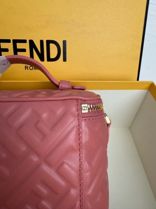 Сумка косметичка FENDI Vanity фото 2