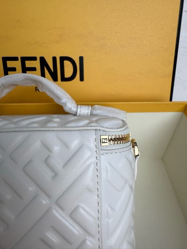 Сумка косметичка FENDI Vanity фото 3