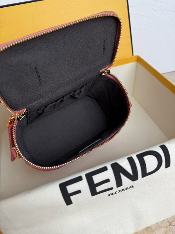 Сумка косметичка FENDI Vanity фото 3