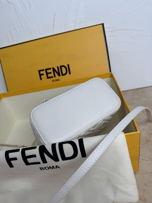 Сумка косметичка FENDI Vanity фото 4