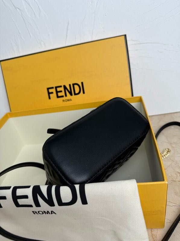 Сумка косметичка FENDI Vanity фото 5