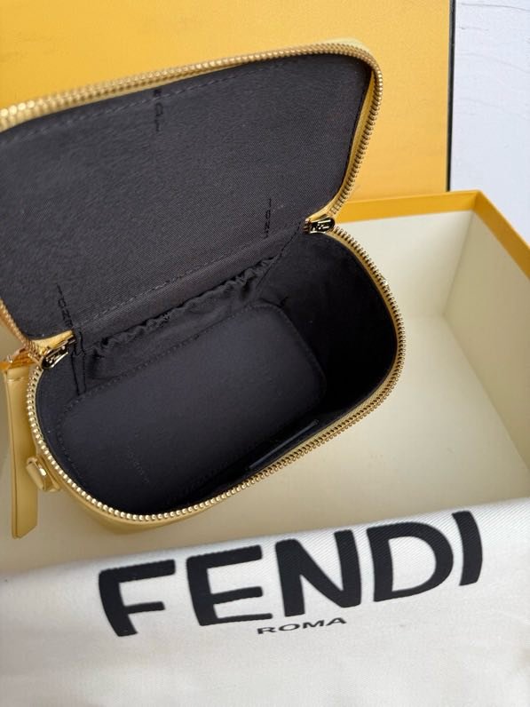 Сумка косметичка FENDI Vanity фото 5