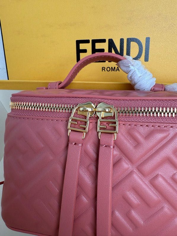 Сумка косметичка FENDI Vanity фото 5