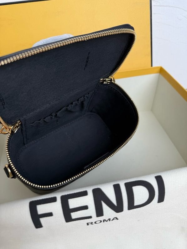 Сумка косметичка FENDI Vanity фото 8