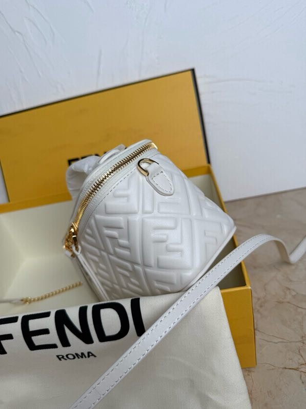 Сумка косметичка FENDI Vanity фото 9