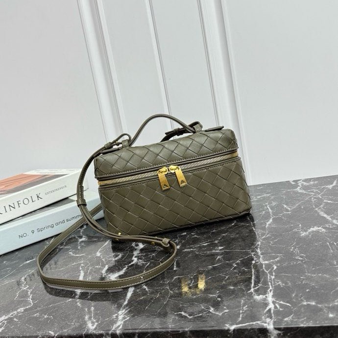 Сумка косметичка кожаная Bang Bang 22 см