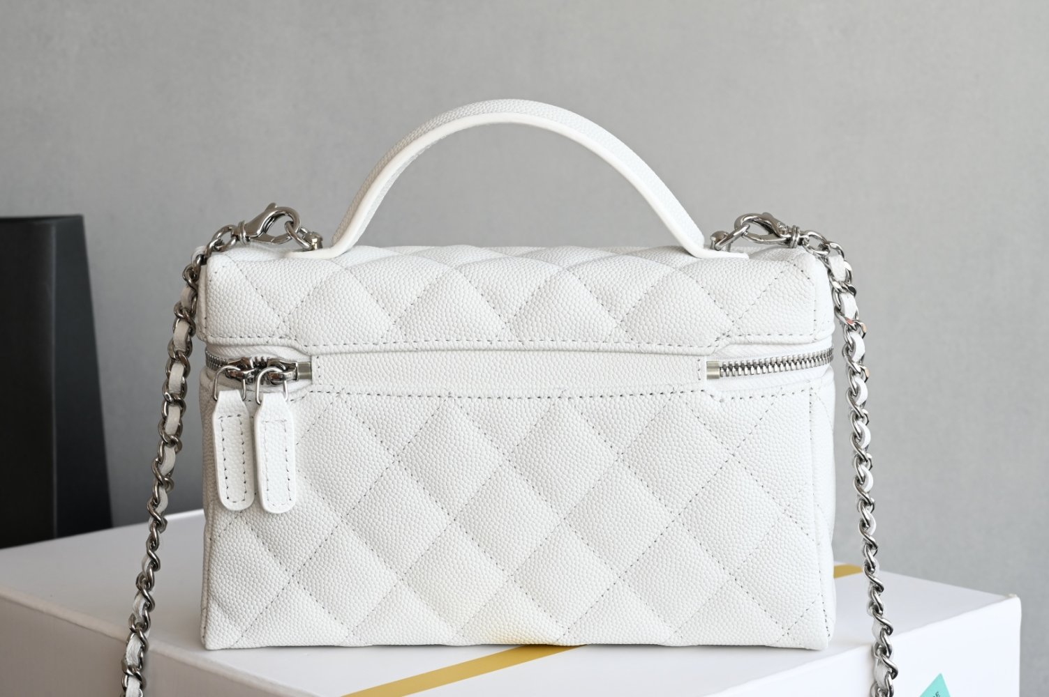 Сумка косметичка кожаная Chanel 25B 19 см фото 2