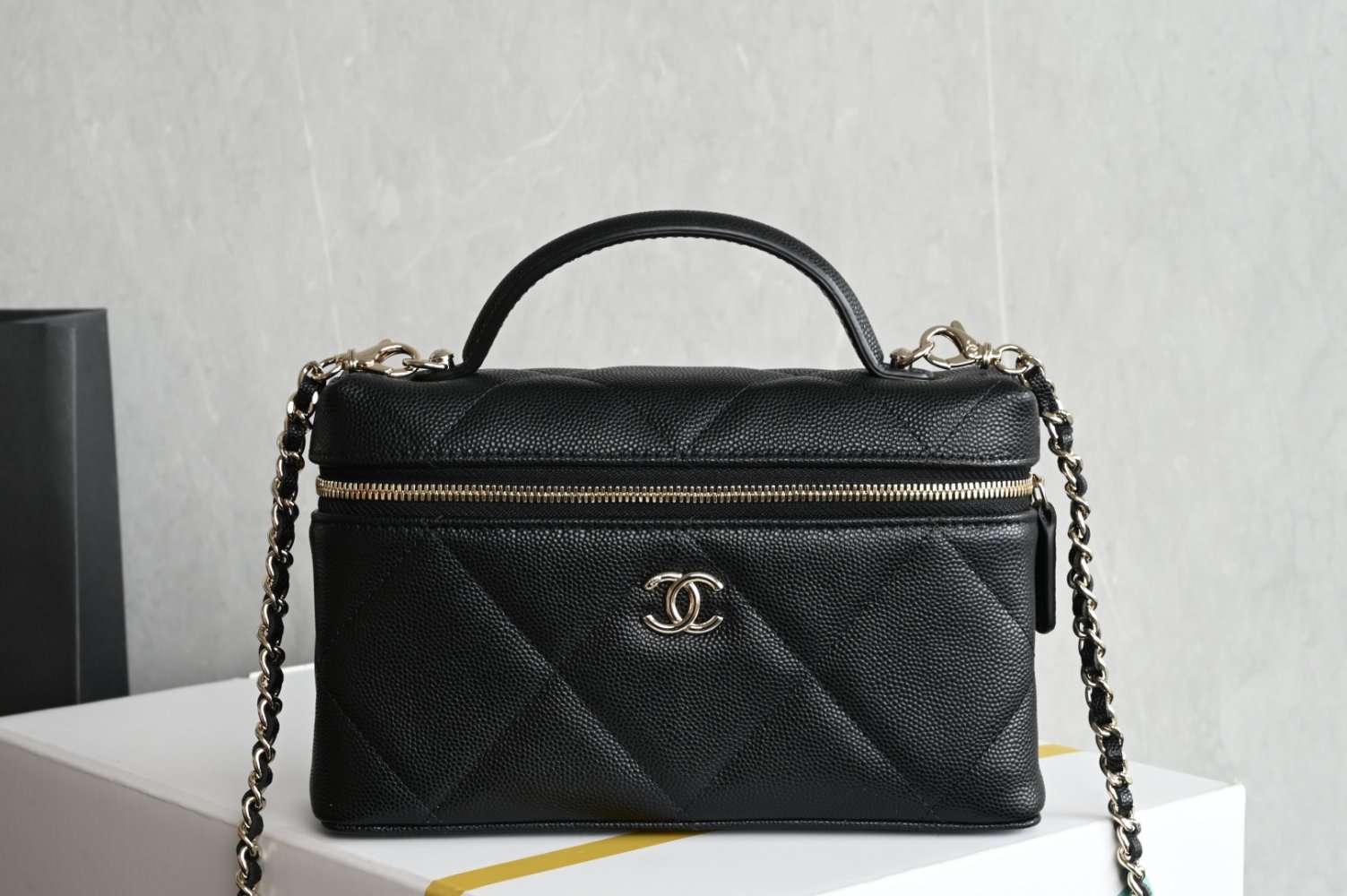 Сумка косметичка шкіряна Chanel 25K 19 см