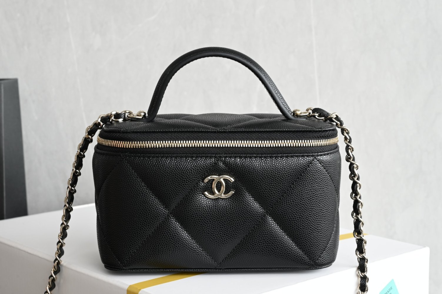 Сумка косметичка кожаная Chanel 25K 19 см
