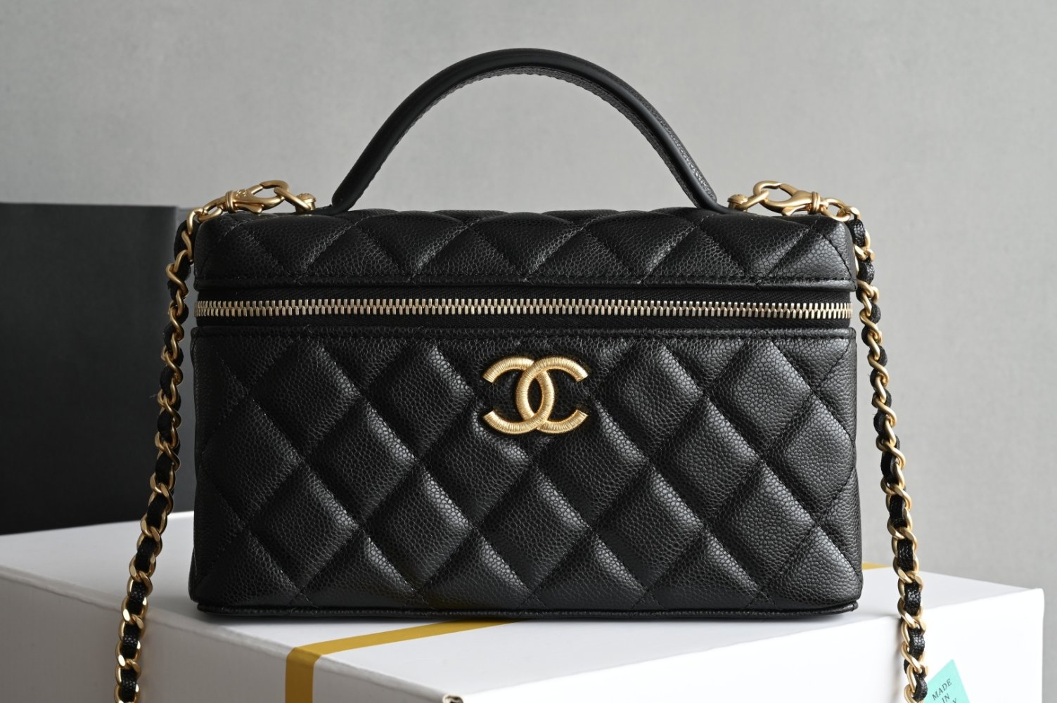 Сумка косметичка кожаная Chanel 25P 19 см