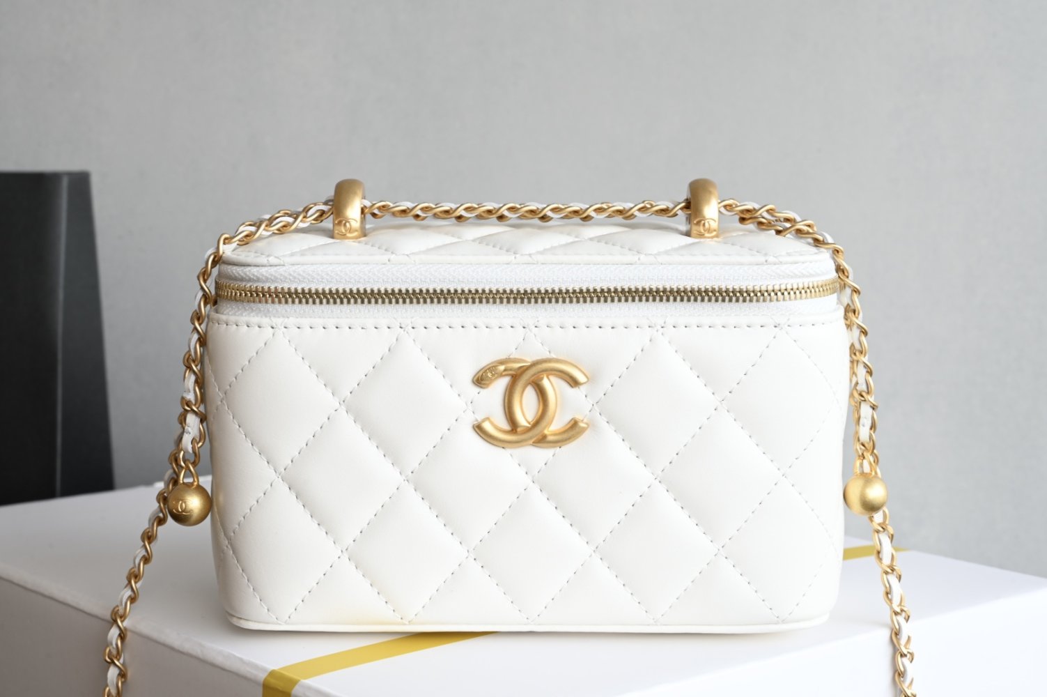 Сумка косметичка шкіряна Chanel 25S 17 см