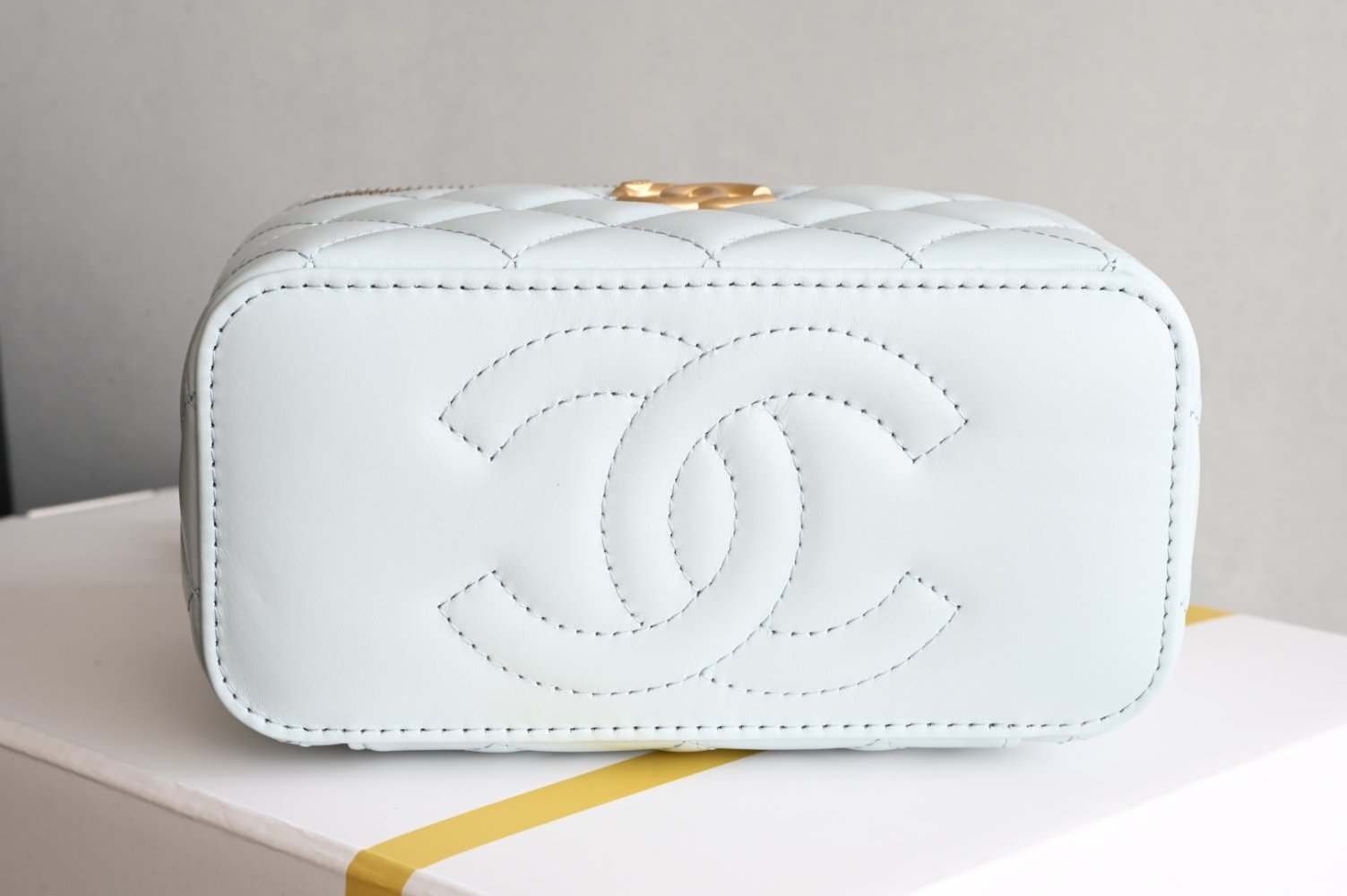 Сумка косметичка шкіряна Chanel 25S 17 см фото 3