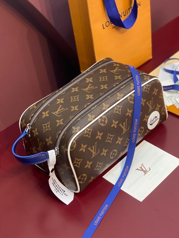 Сумка косметичка LOCKER DOPP KIT LV Golf 28 см М28371