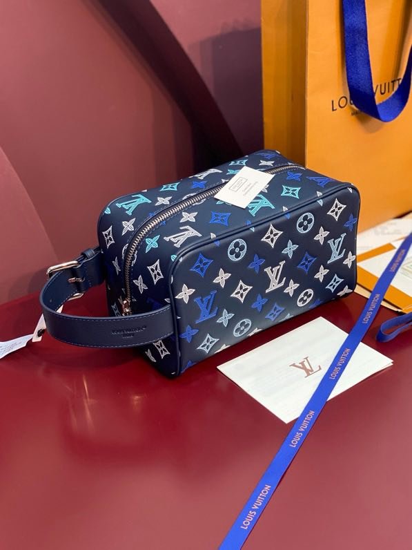 Сумка косметичка LOCKER DOPP KIT M28835