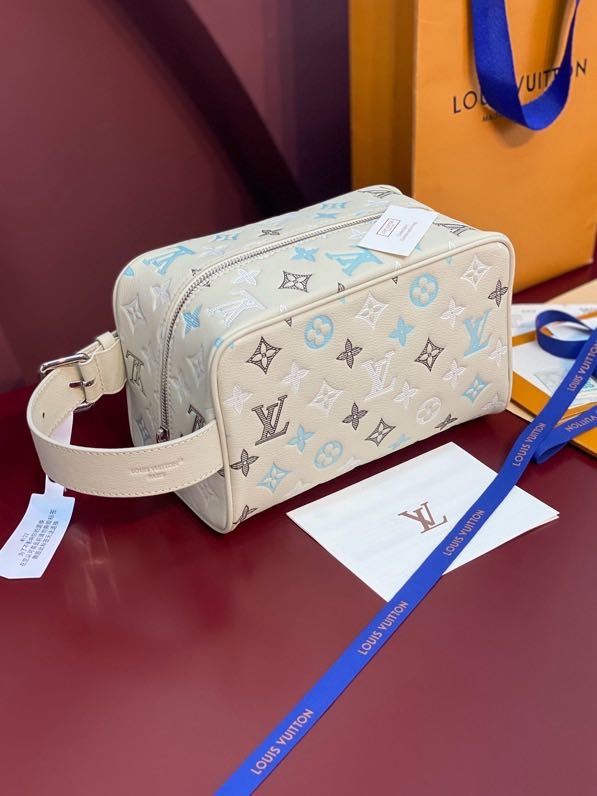 Сумка косметичка LOCKER DOPP KIT M28835