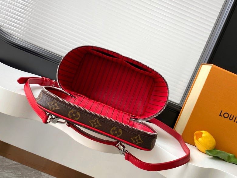 A bag beautician M12671 Red Book Nice BB 24 cm фото 3