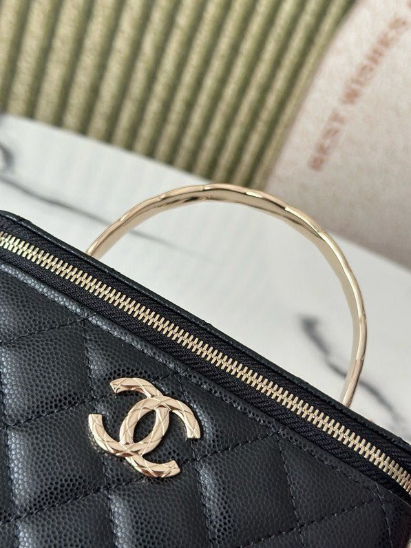 Сумка косметичка в стиле Coco Crush кожаная 17 см фото 4