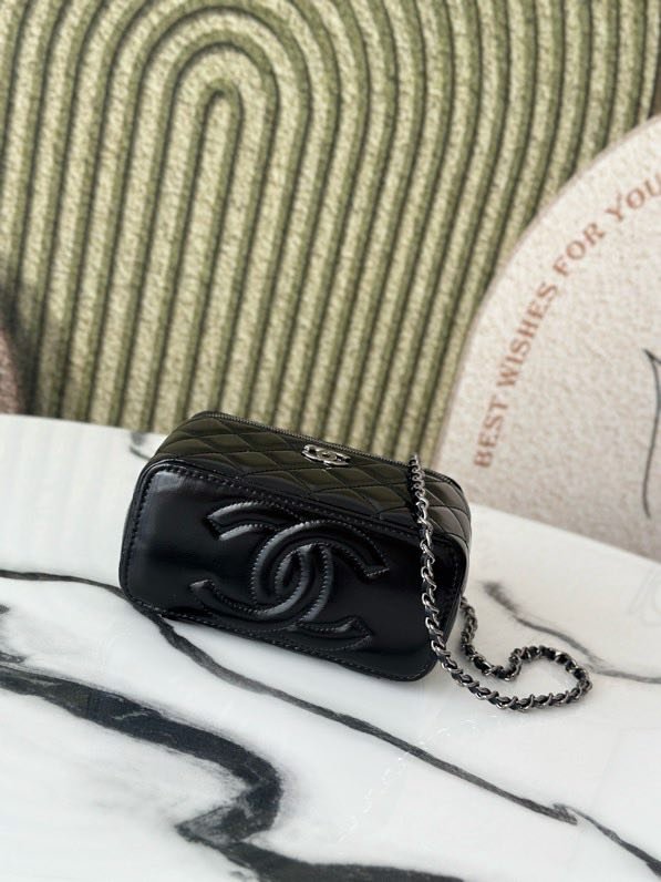 A bag beautician at style Coco Crush leather 17 cm фото 5