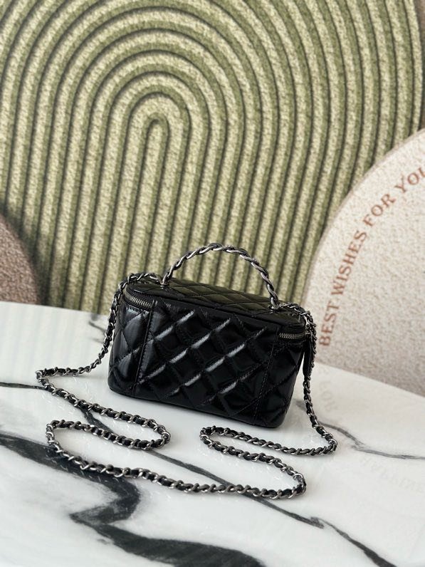 A bag beautician at style Coco Crush leather 17 cm фото 7