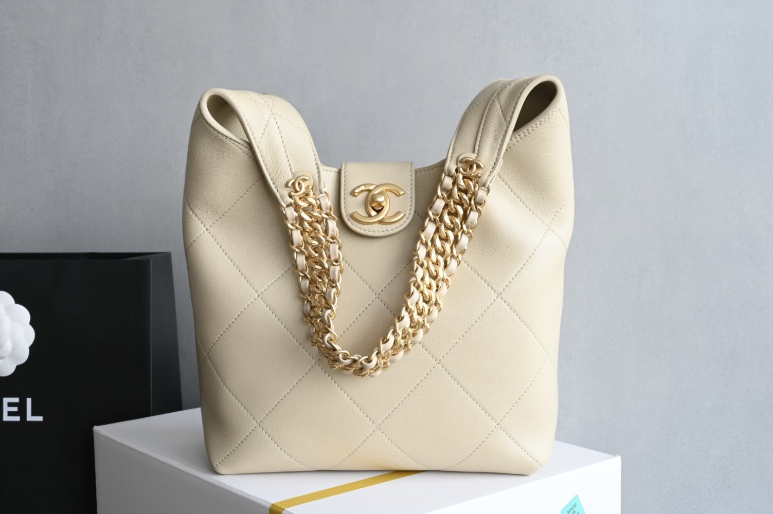 A bag leather 23 cm
