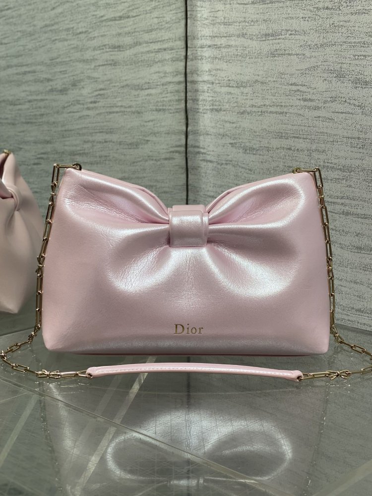 A bag leather 26 cm from bow