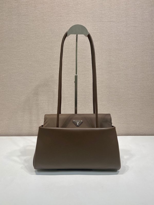 A bag leather 28 cm