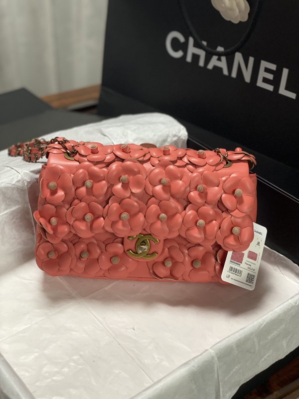 Сумка кожаная Camellia Flap Bag 25 см