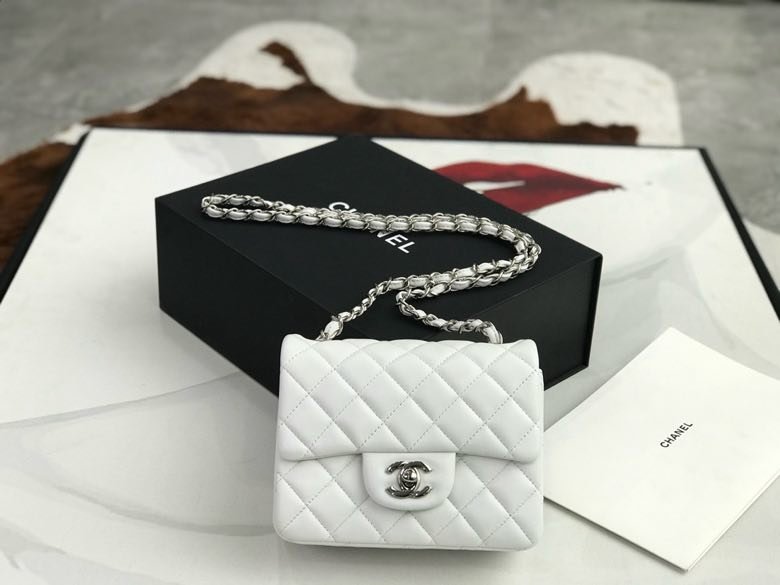 A bag leather Chanel 11.15 CF 17 cm