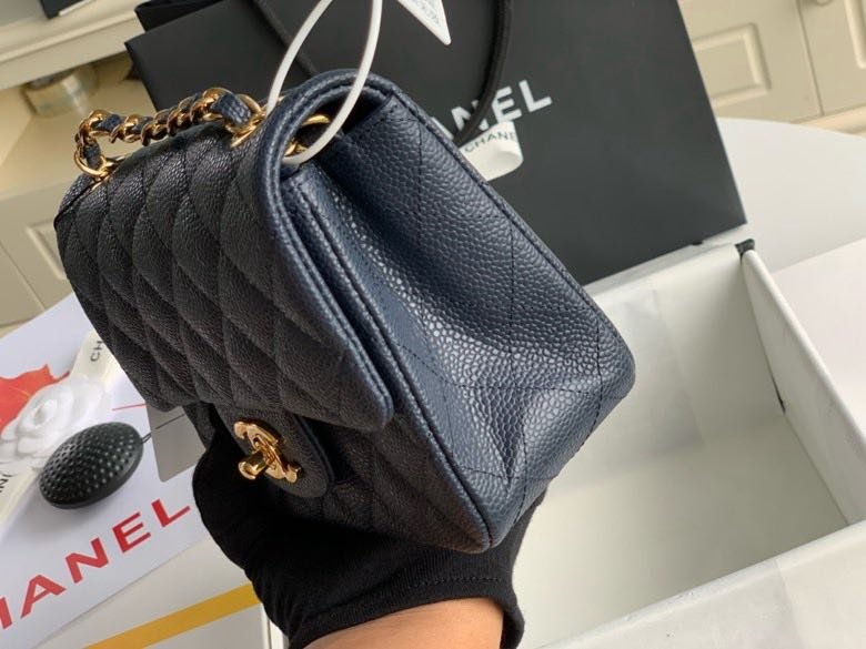 Сумка кожаная Chanel 11.15 CF 17 см фото 5