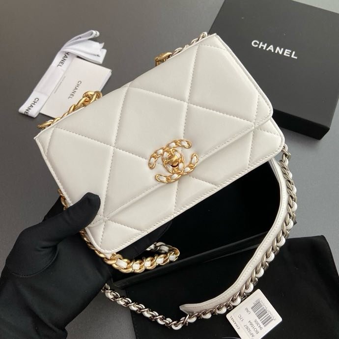 Сумка шкіряна CHANEL 19 фото 3