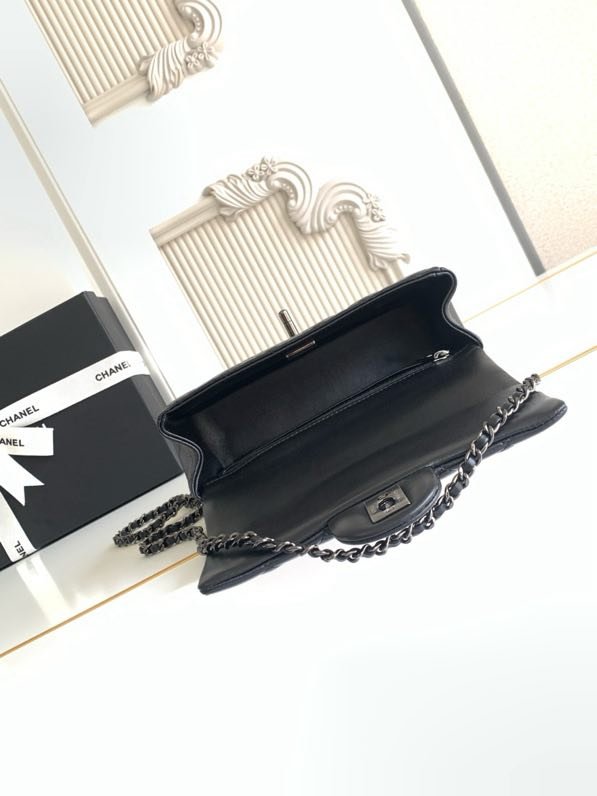 Сумка кожаная Chanel 21K Mini CF handle AS2431 20 см фото 3