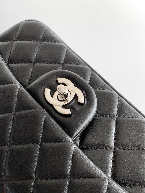 Сумка шкіряна Chanel 21K Mini CF handle AS2431 20 см фото 3