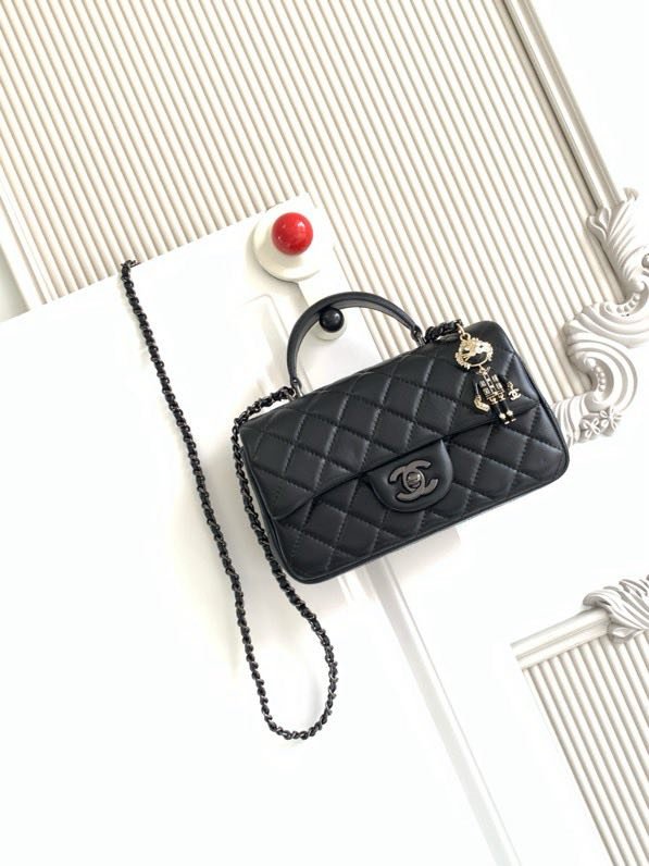 Сумка кожаная Chanel 21K Mini CF handle AS2431 20 см фото 6