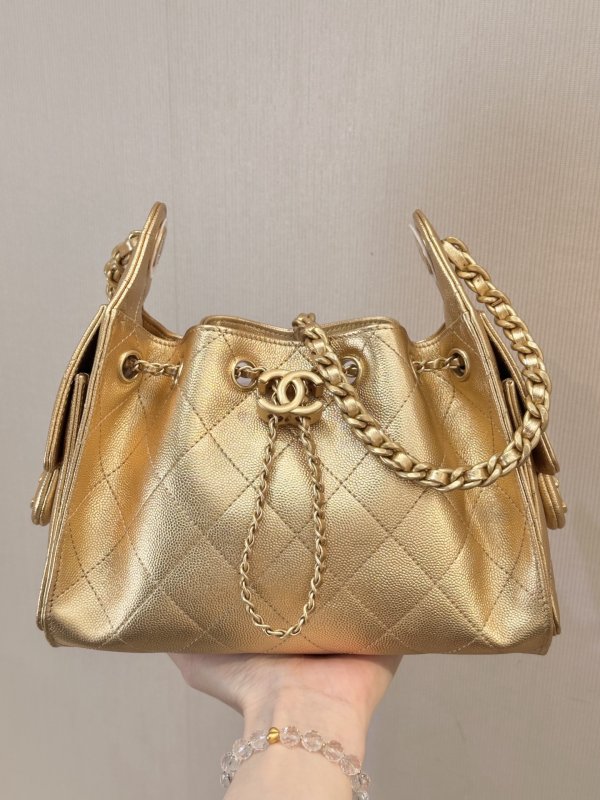 Сумка кожаная Chanel 25 Medium Gold