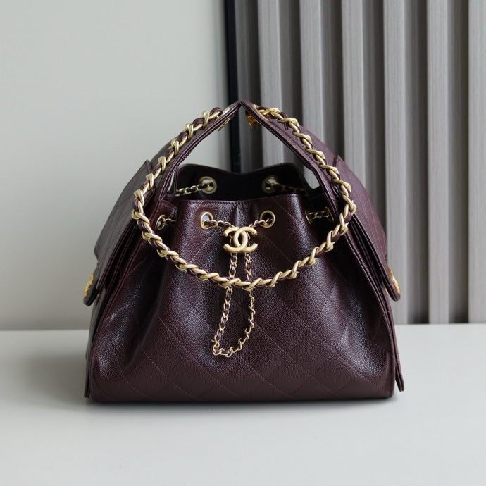 A bag leather CHANEL 25 Small