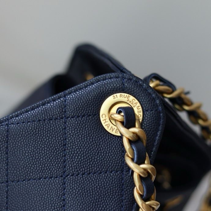 A bag leather CHANEL 25 Small фото 3