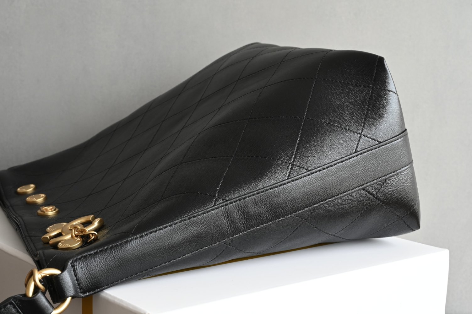 Сумка кожаная Chanel 25P 28 см фото 4