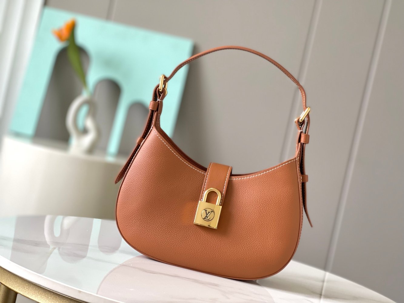 A bag leather across shoulder 26 cm