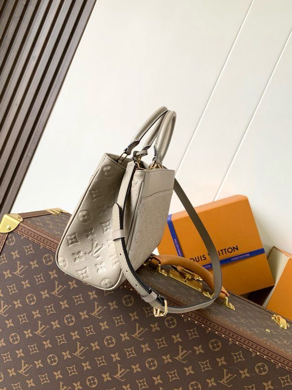 A bag leather City Avenue PM 30 cm фото 2