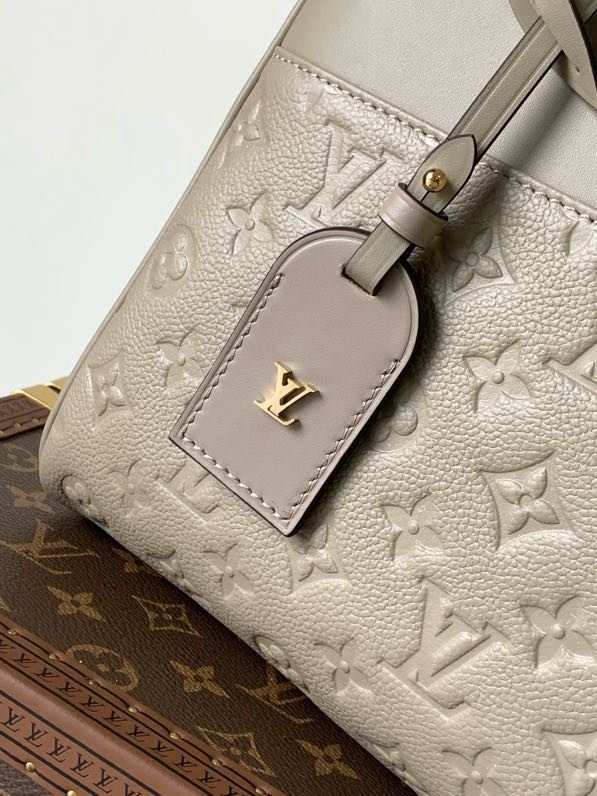 A bag leather City Avenue PM 30 cm фото 3