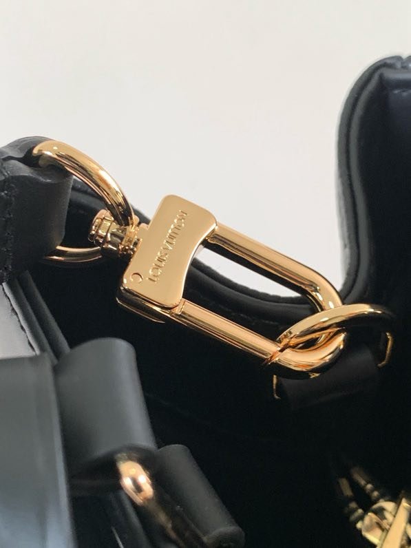 A bag leather City Avenue PM 30 cm фото 6