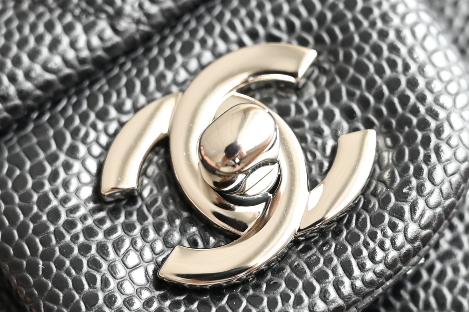 Сумка кожаная Classic Flap Mini 17 см фото 6