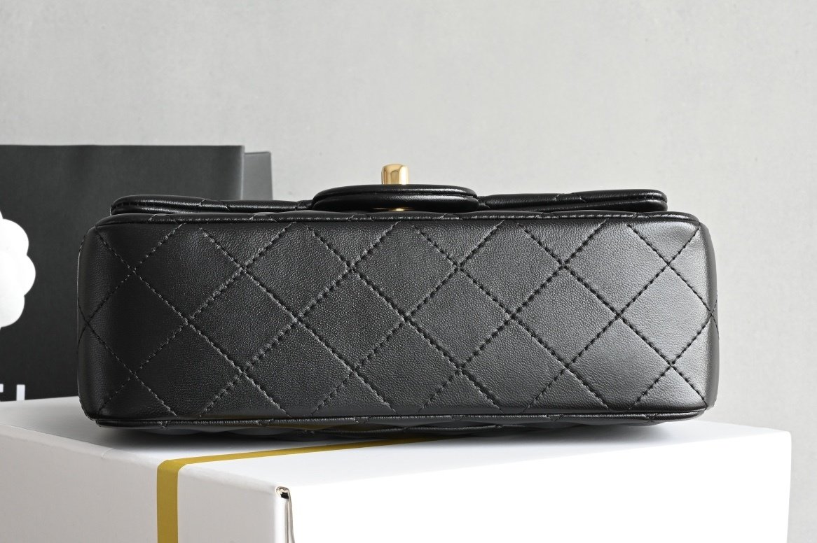 Сумка кожаная Classic Flap Mini 22 см фото 3