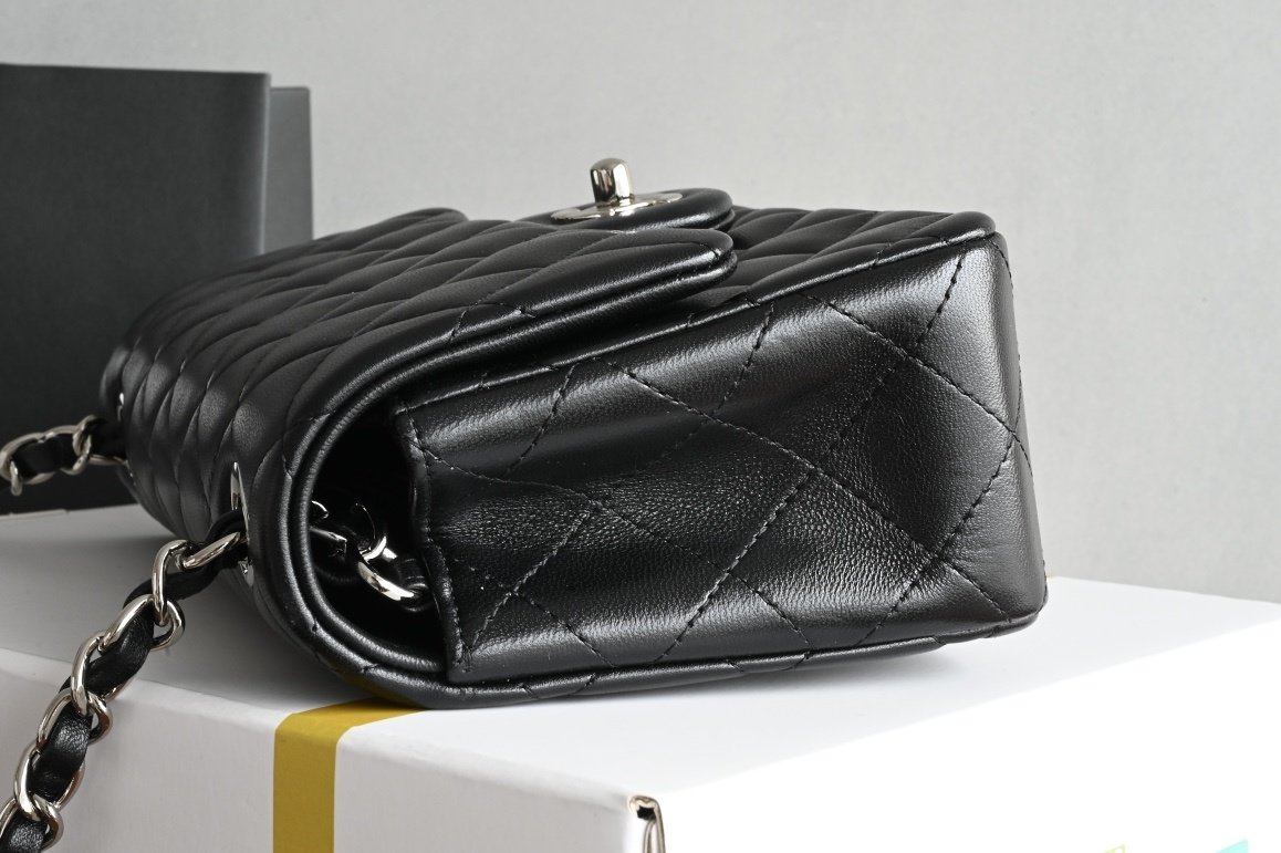 Сумка кожаная Classic Flap Mini 22 см фото 4